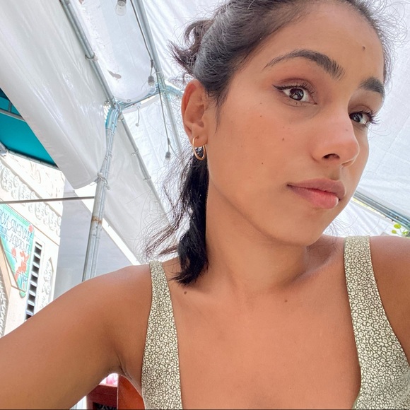 Meet your Posher, Akanksha - Picture 1 of 2